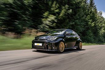 Das ST XTA plus 3 Gewindefahrwerk ist ab sofort für den Toyota GR Yaris erhältlich